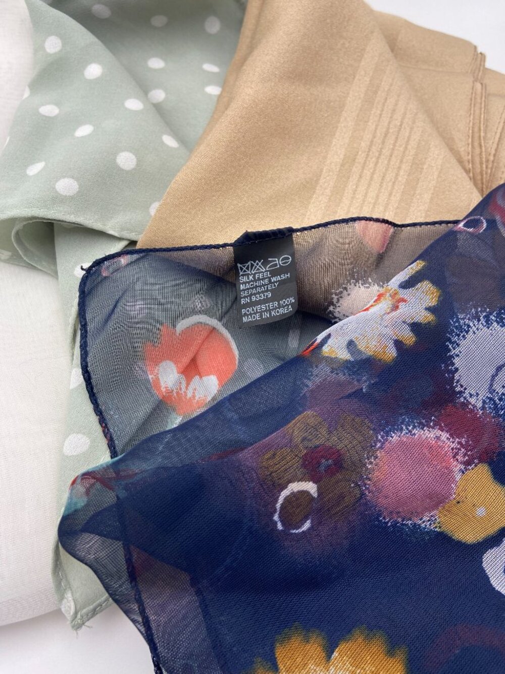 5 Vintage Scarves Lot#3 Different Colors and Sizes Some with Tags 60's to 90's - Picture 8 of 11